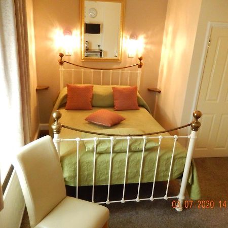 The Rutlands B&B วินด์เซอร์ ภายนอก รูปภาพ